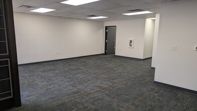 2105 S 48th St, Tempe, AZ à louer Photo intérieure– Image 2 sur 4