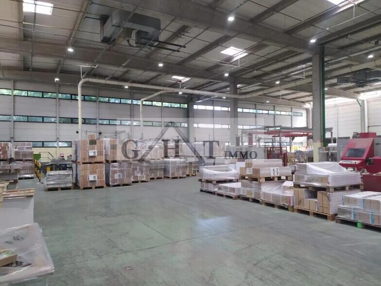Industriel/Logistique dans Lognes à vendre - Photo de l’immeuble – Image 2 sur 12