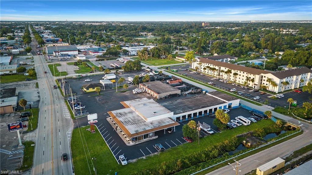 2808 Fowler St, Fort Myers, FL à vendre Aérien– Image 1 sur 20