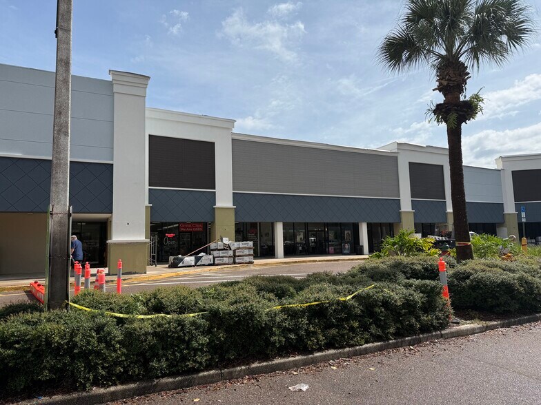 13115-13149 N Dale Mabry Hwy, Tampa, FL à louer - Photo de l’immeuble – Image 2 sur 13