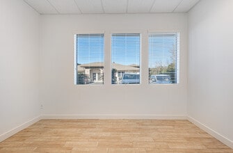 4865 Old Redwood Hwy, Santa Rosa, CA à louer Photo intérieure– Image 2 sur 4