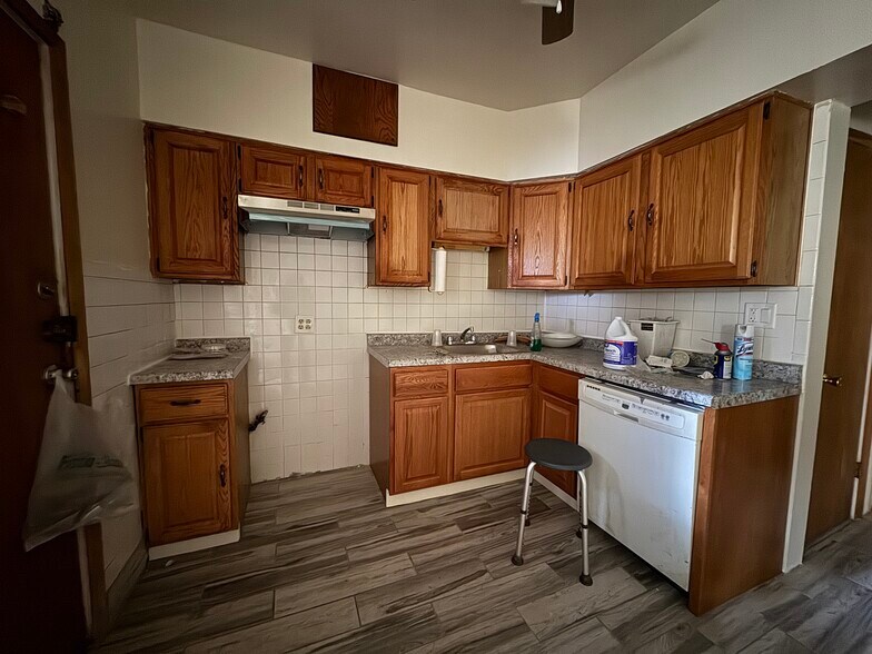 8418 S Ingleside Ave, Chicago, IL à vendre - Photo de l’immeuble – Image 3 sur 5
