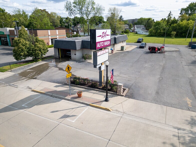 127 Main St, Belleville, MI à vendre - Photo de l’immeuble – Image 1 sur 3