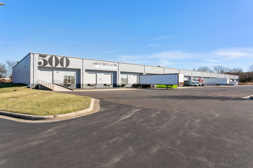 500 Radar Rd, Greensboro, NC à louer - Photo de l’immeuble – Image 2 sur 10
