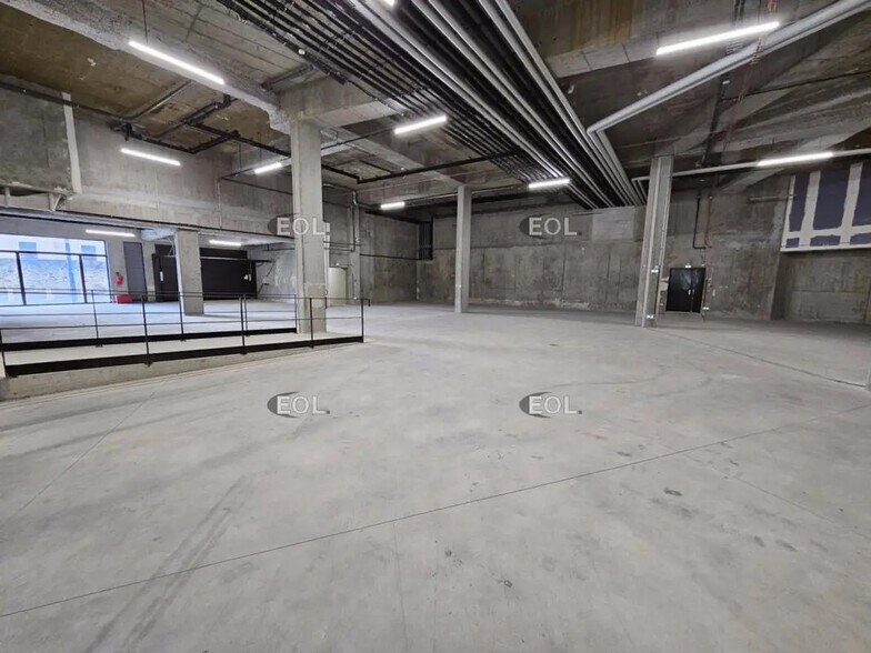 Industriel/Logistique dans Ivry-sur-Seine à louer - Photo de l’immeuble – Image 3 sur 14