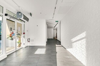 363 Bremner Blvd, Toronto, ON à louer Photo intérieure– Image 2 sur 8