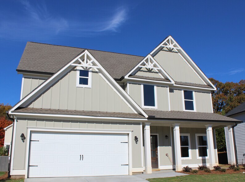 140 Russell Way, Athens, GA à vendre - Photo principale – Image 1 sur 1