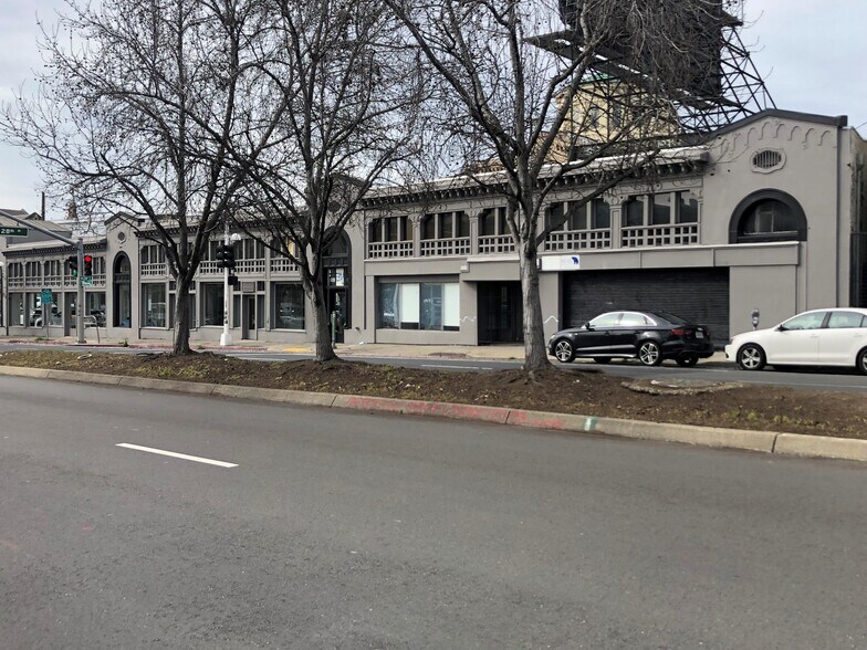 2801-2825 Broadway, Oakland, CA à louer - Photo de l’immeuble – Image 3 sur 11