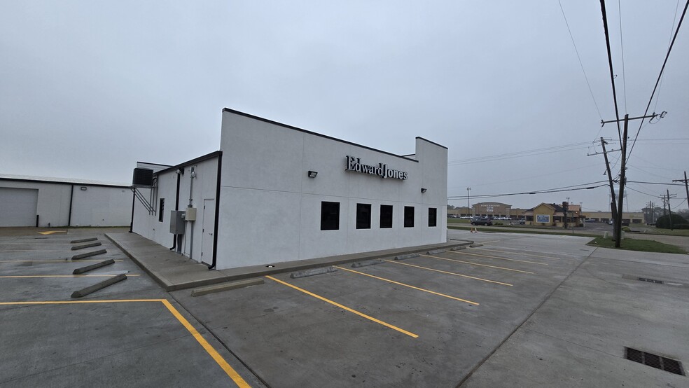 2848 Nall St, Port Neches, TX à louer - Photo de l’immeuble – Image 3 sur 4