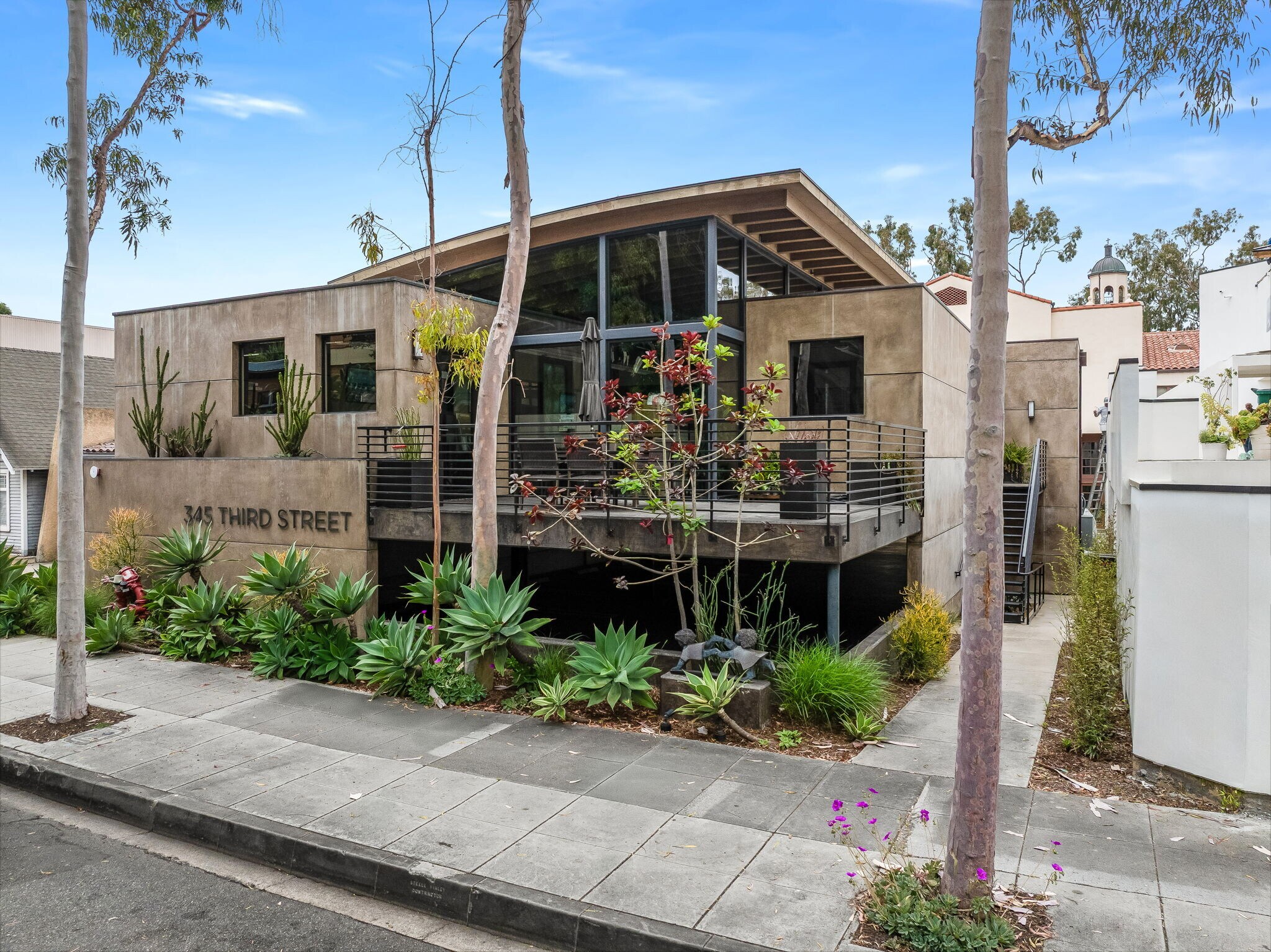 345-349 3rd St, Laguna Beach, CA à vendre Photo de l’immeuble– Image 1 sur 16