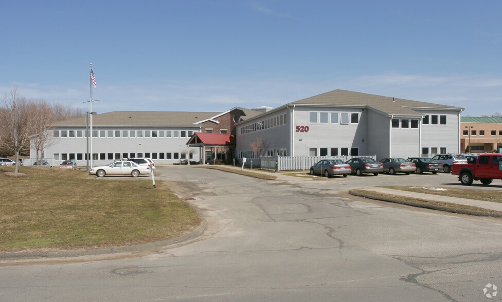 520 Saybrook Rd, Middletown, CT à louer - Photo de l’immeuble – Image 2 sur 18