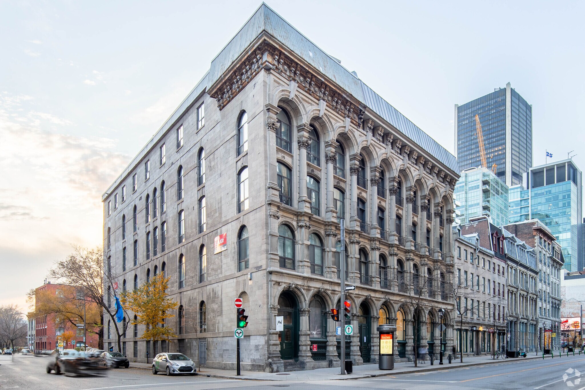 400 Rue McGill, Montréal, QC à louer Photo de l’immeuble– Image 1 sur 4