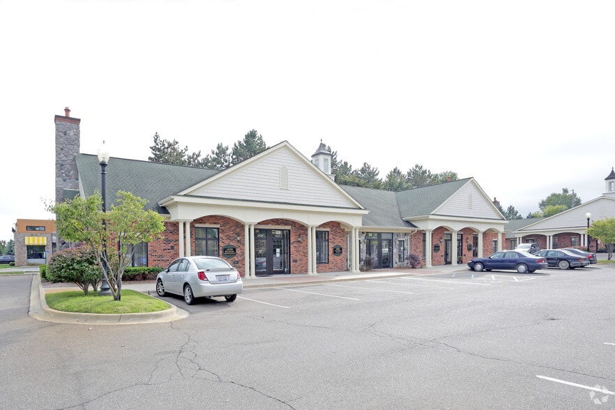 5629-5659 Sashabaw Rd, Clarkston, MI à louer - Photo principale – Image 3 sur 9