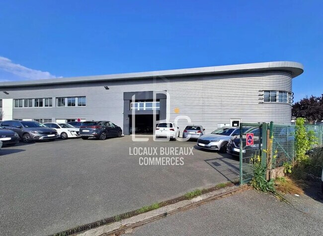 Plus de détails pour Local d'activités à louer