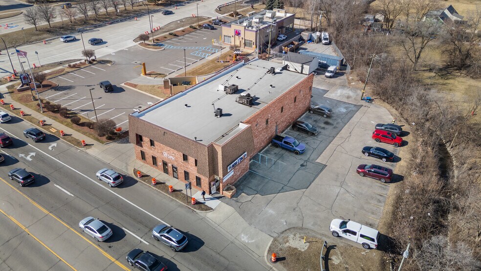 23940-23948 Eureka Rd, Taylor, MI à vendre - Photo de l’immeuble – Image 1 sur 10