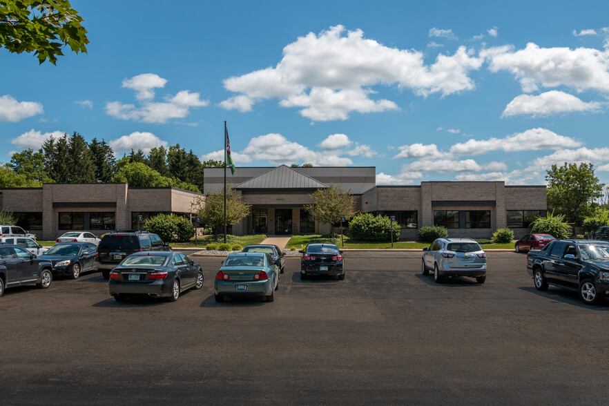 4440 Hagadorn Rd, Okemos, MI à louer - Photo de l’immeuble – Image 3 sur 4