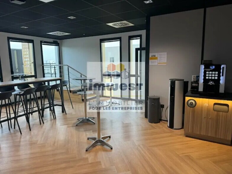 Bureau dans Rennes à louer - Photo de l’immeuble – Image 1 sur 3