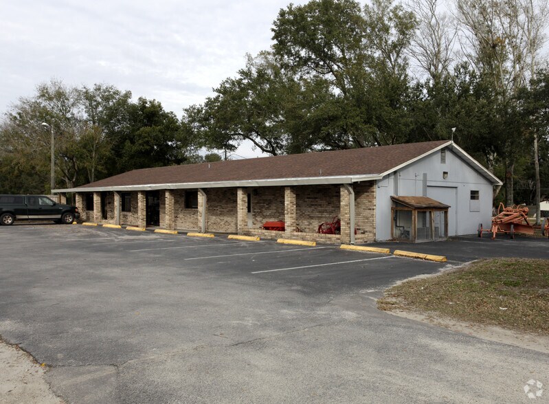 2324 13th St, Saint Cloud, FL à vendre - Photo principale – Image 1 sur 2