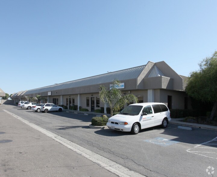 3540 Oakdale Rd, Modesto, CA à louer - Photo de l’immeuble – Image 2 sur 2