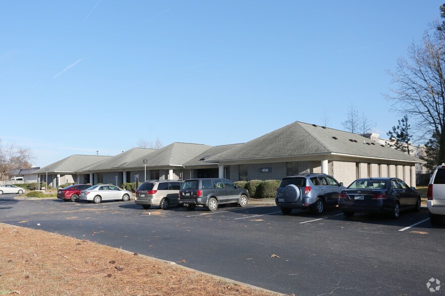 4041 Taylor Rd, Chesapeake, VA à louer - Photo de l’immeuble – Image 3 sur 7