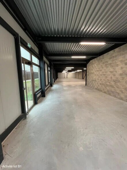 Local d’activités dans Gennevilliers à louer - Photo de l’immeuble – Image 3 sur 5