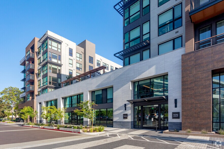 1001 N Shoreline Blvd, Mountain View, CA à louer - Photo de l’immeuble – Image 2 sur 6