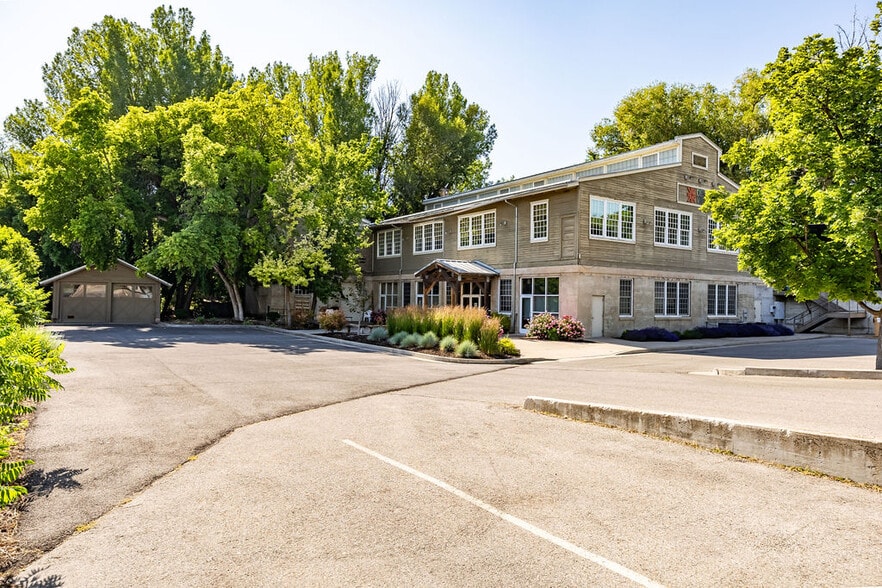 255 S 300 W, Logan, UT à louer - Photo principale – Image 1 sur 1