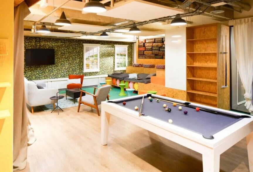 205-207 Rue De Bercy, Paris à louer - Photo de l’immeuble – Image 3 sur 7