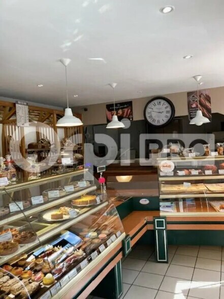 Local commercial dans Saint-Denis-en-Val à vendre - Photo intérieure – Image 3 sur 9
