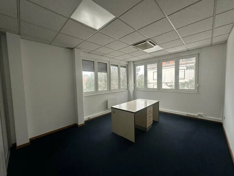 Bureau dans Sélestat à louer - Photo de l’immeuble – Image 1 sur 7