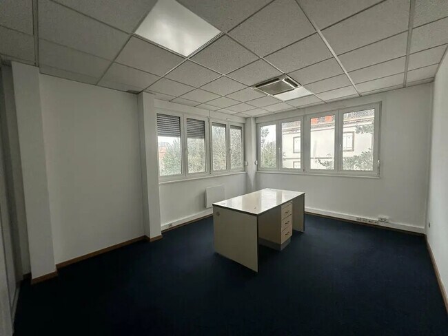 Plus de détails pour Bureau à louer