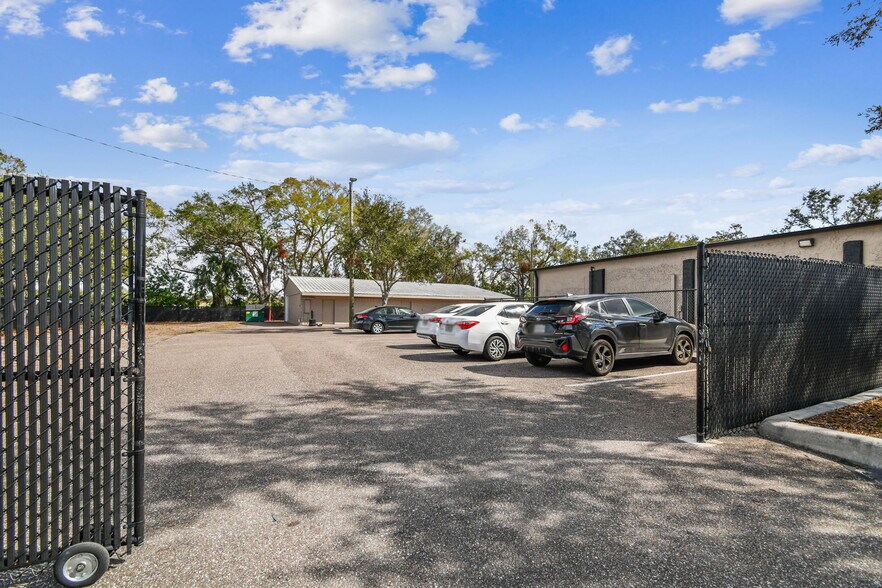 14915 N Nebraska Ave, Tampa, FL à vendre - Photo de l’immeuble – Image 3 sur 48