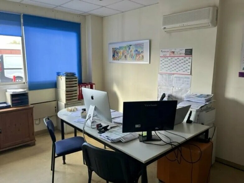 Local d’activités dans Bordeaux à louer - Photo de l’immeuble – Image 3 sur 7