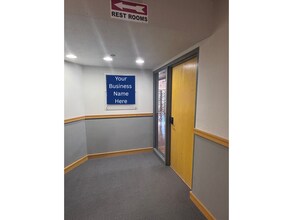 121 S 4th St, Manhattan, KS à louer Photo intérieure– Image 2 sur 9