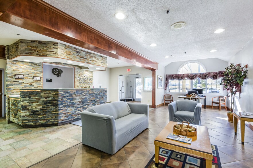 10645 Reiger Rd, Baton Rouge, LA à vendre - Hall d’entrée – Image 3 sur 38