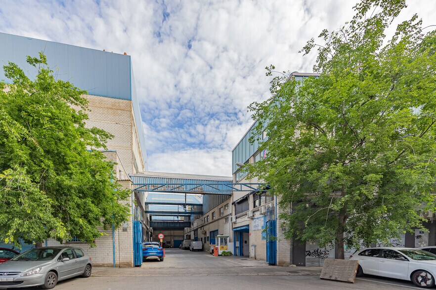 Industriel/Logistique dans Madrid, Madrid à louer - Photo de l’immeuble – Image 3 sur 3