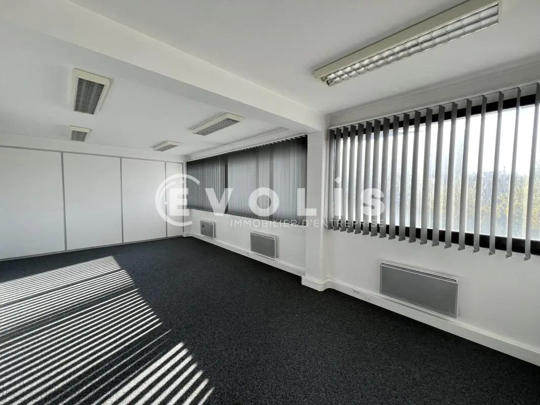 Bureau dans Noisy-le-Grand à vendre Photo intérieure– Image 1 sur 8