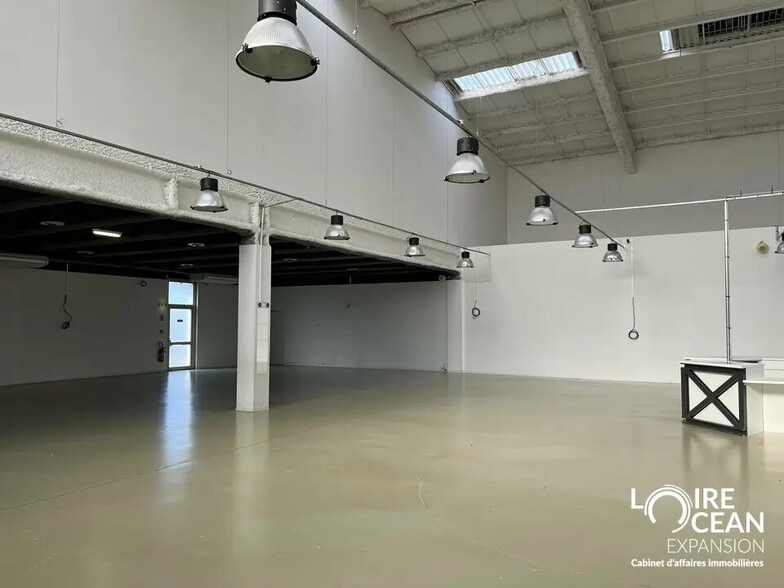 Local commercial dans La Séguinière à louer - Photo de l’immeuble – Image 3 sur 9