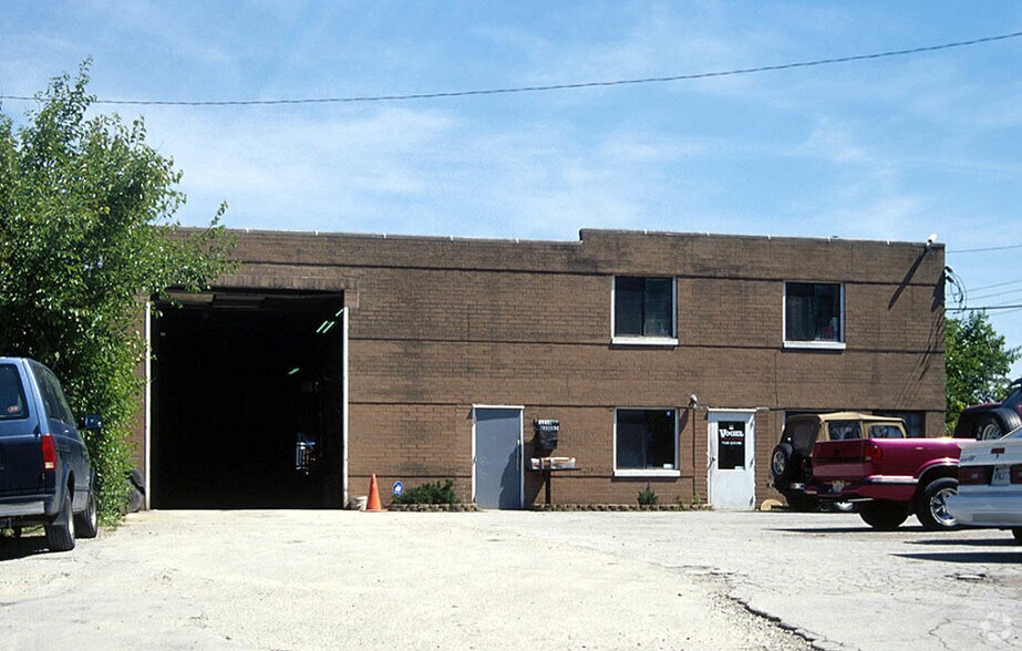 444 W Troy Ave, Indianapolis, IN à louer - Photo de l’immeuble – Image 3 sur 14