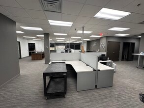 4595 Broadmoor Ave SE, Grand Rapids, MI à louer Photo intérieure– Image 1 sur 15