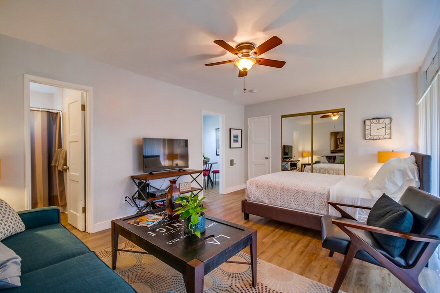 4459 Fanuel St, San Diego, CA à vendre - Photo intérieure – Image 3 sur 21