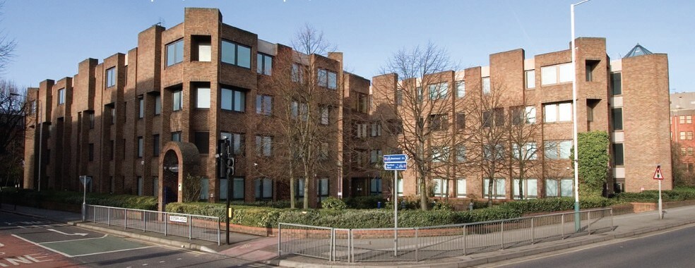 27-43 Eastern Rd, Romford à louer - Photo principale – Image 1 sur 8