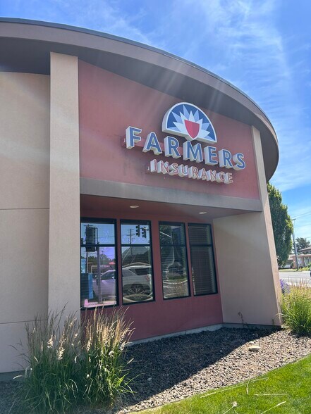 5150 W Clearwater Ave, Kennewick, WA à louer - Photo de l’immeuble – Image 3 sur 8