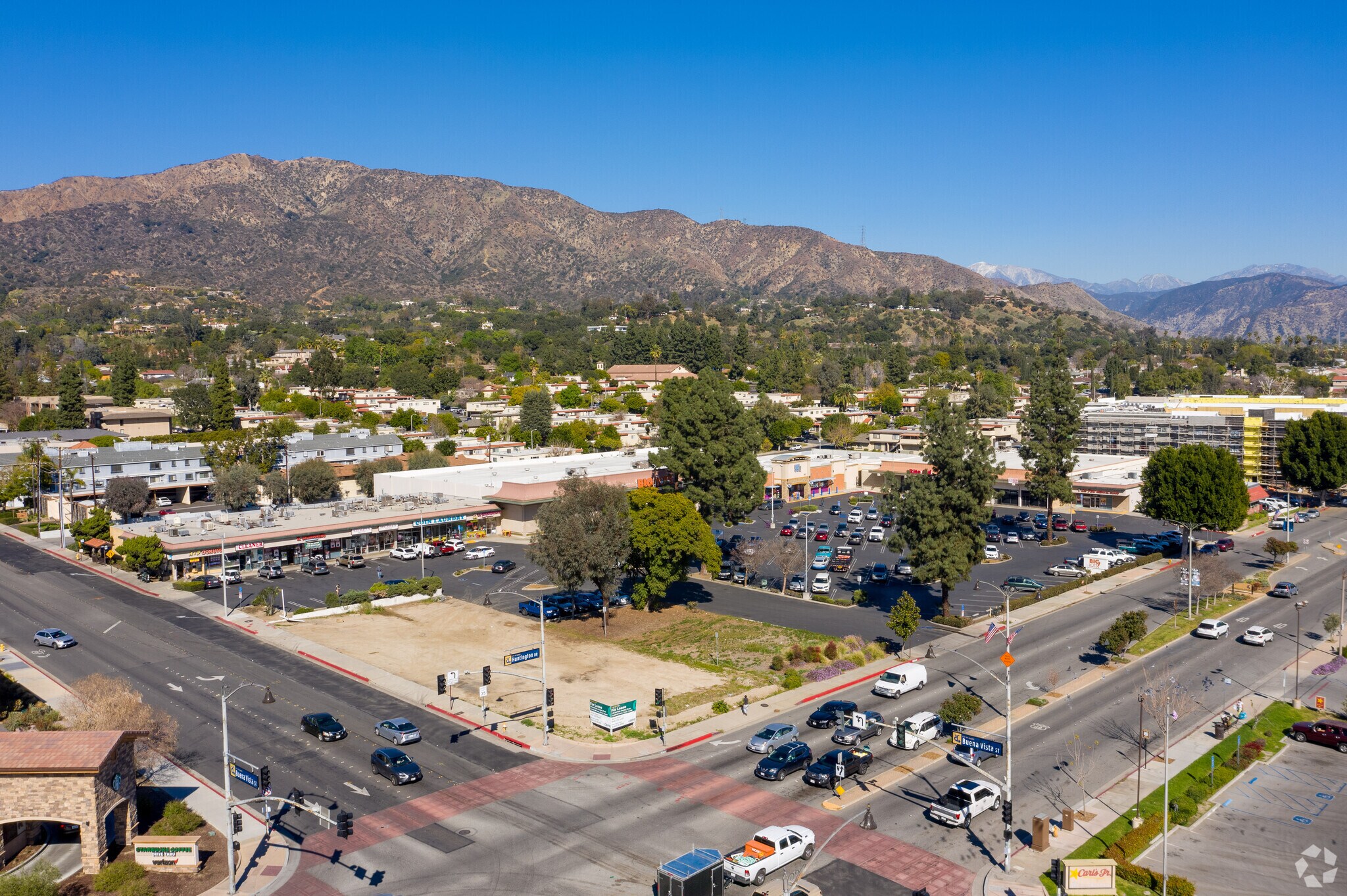 1335 Huntington Dr, Duarte, CA à louer Photo principale– Image 1 sur 4