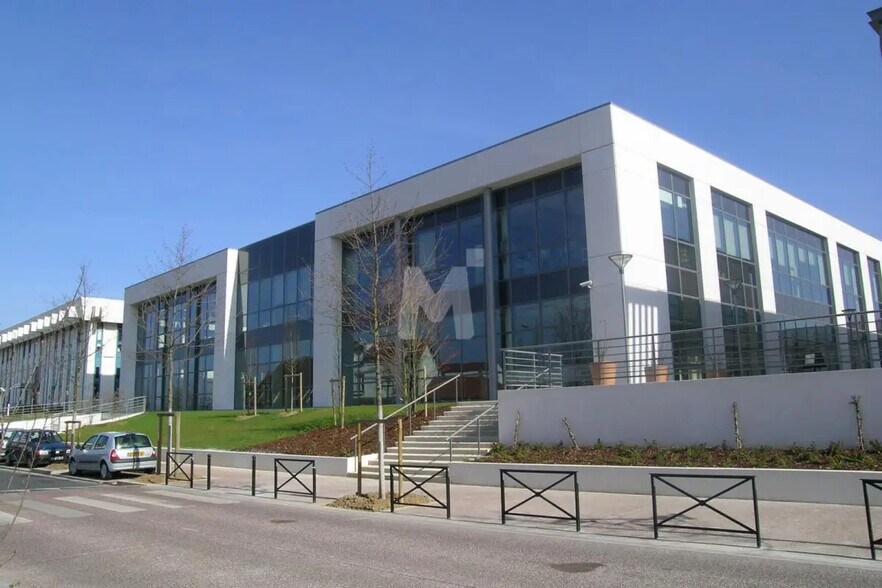 Bureau dans Rungis à louer - Photo de l’immeuble – Image 1 sur 10