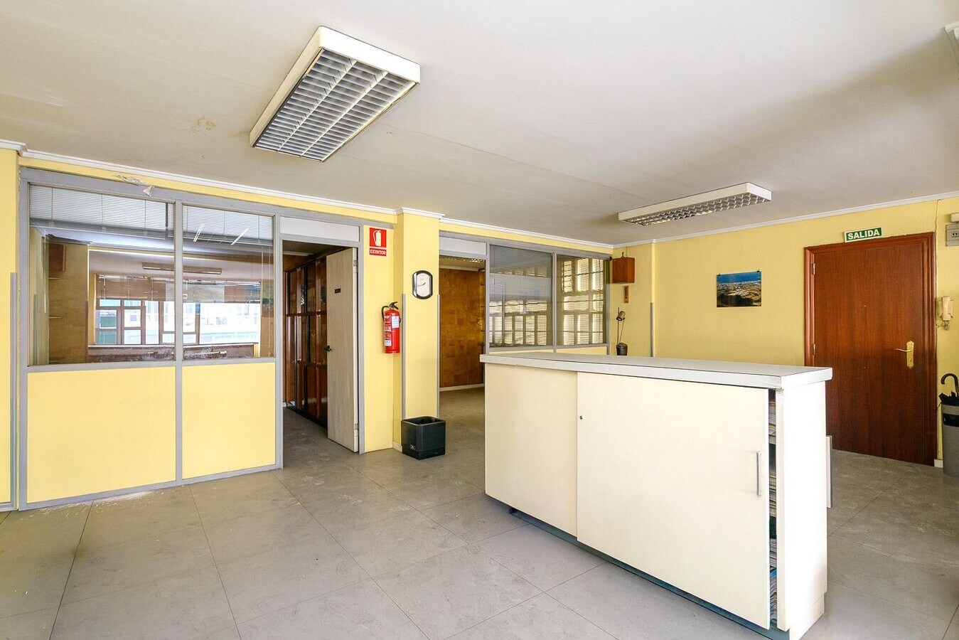 Avilés, AST 33401 - Lot A - - Photo intérieure - Image 2 of 25