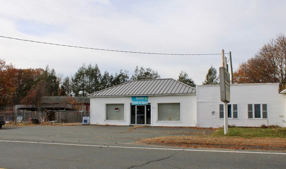 72 Unity St, Turners Falls, MA à vendre - Photo de l’immeuble – Image 3 sur 42