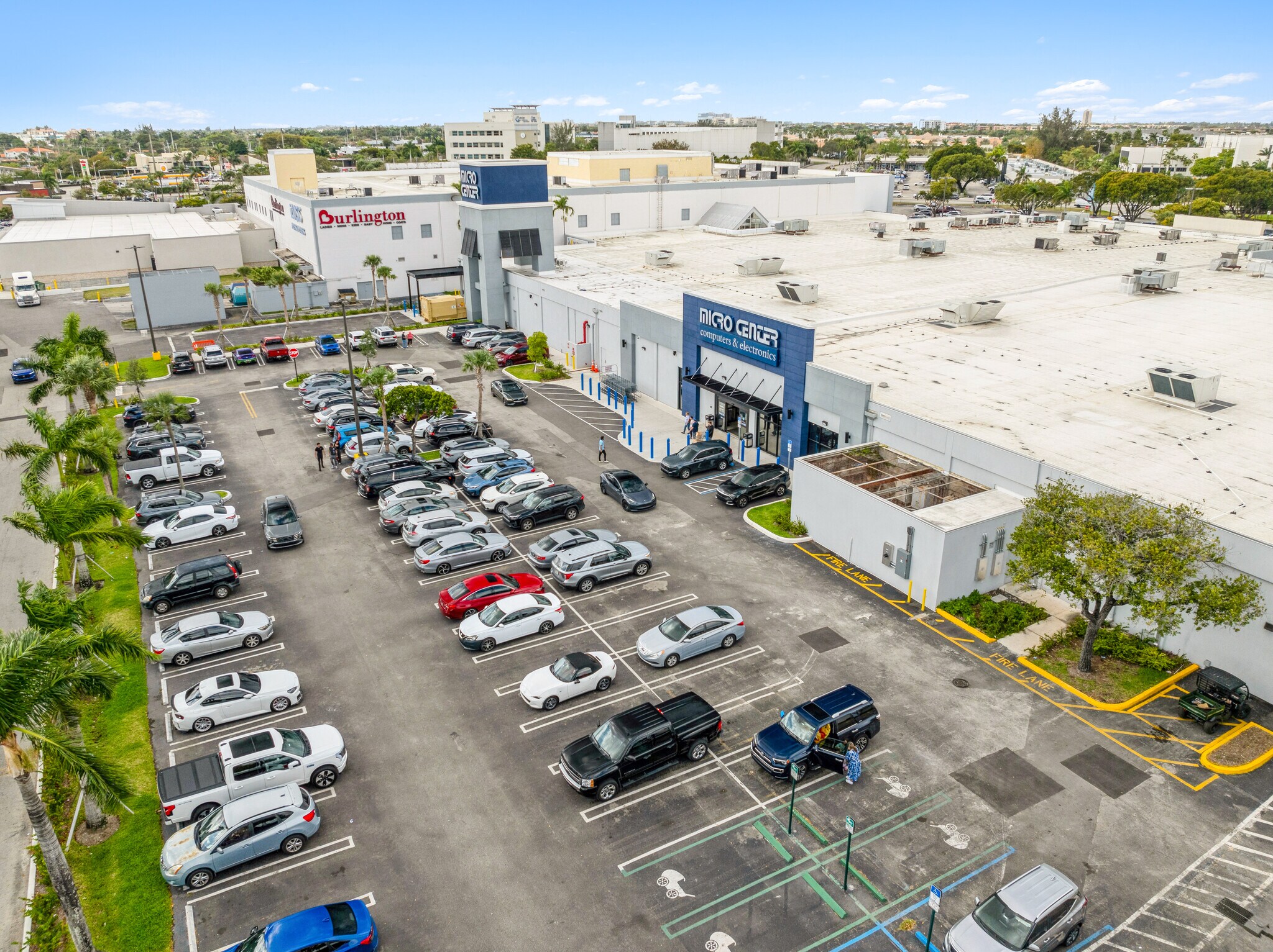 7795 W Flagler St, Miami, FL à louer Photo de l’immeuble– Image 1 sur 17
