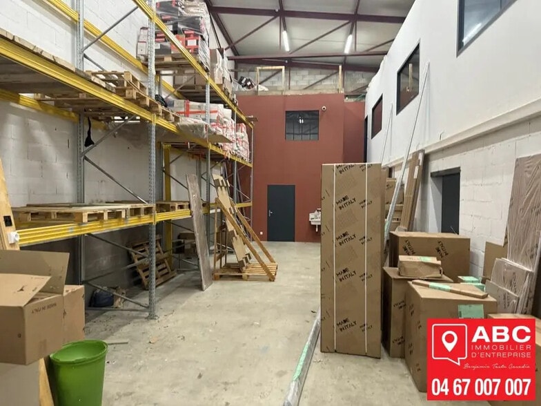 Local d'activités dans à vendre - Photo de l’immeuble – Image 1 sur 6