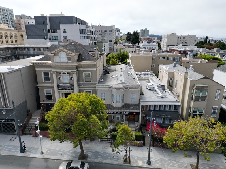 2211 Van Ness Ave, San Francisco, CA à vendre - Photo de l’immeuble – Image 2 sur 3